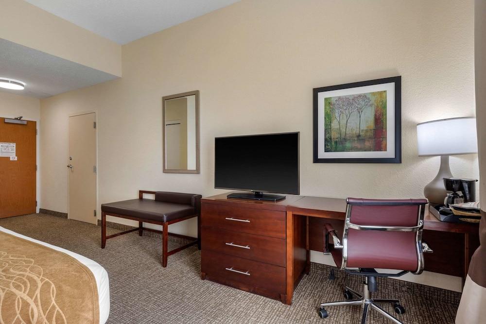 Comfort Inn & Suites Camden photo 25