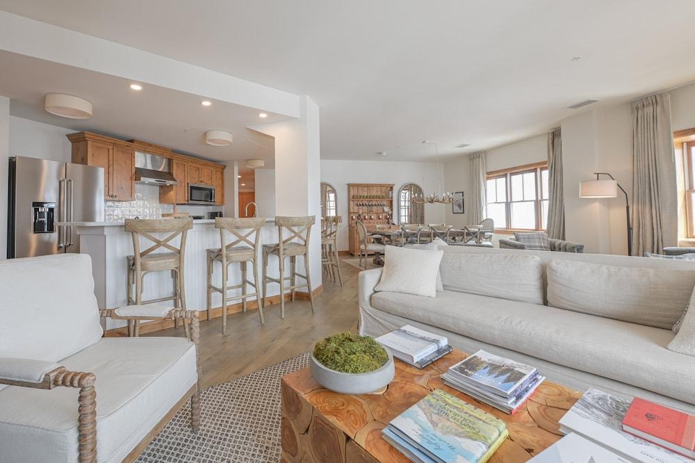 The Lodge at Mountaineer Square, A Vail Resorts Property photo 62