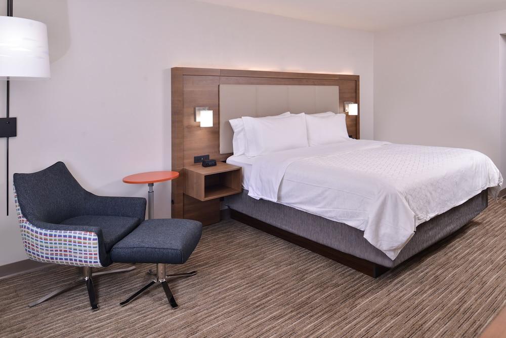 Holiday Inn Express Hotel & Suites Mesquite by IHG photo 2