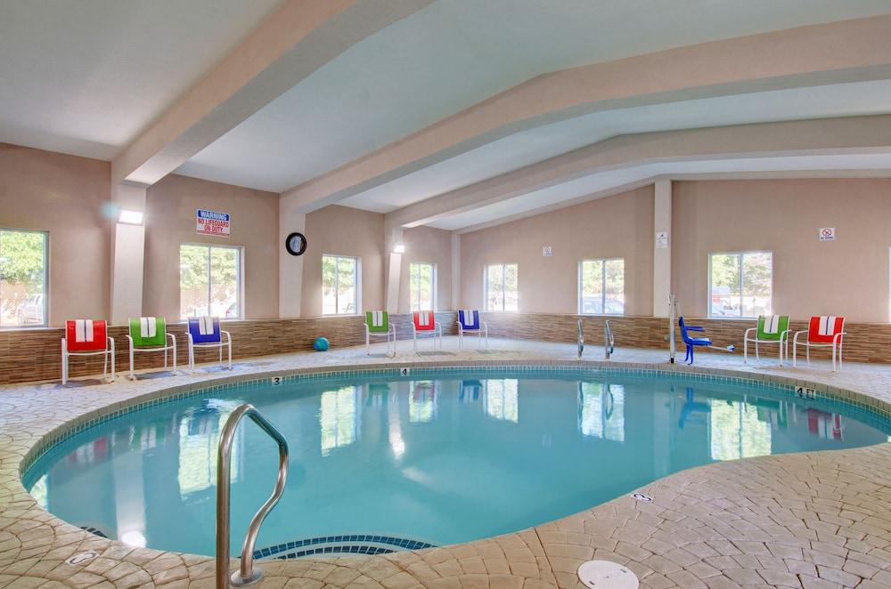 Plymouth Bay Inn and Suites photo 17