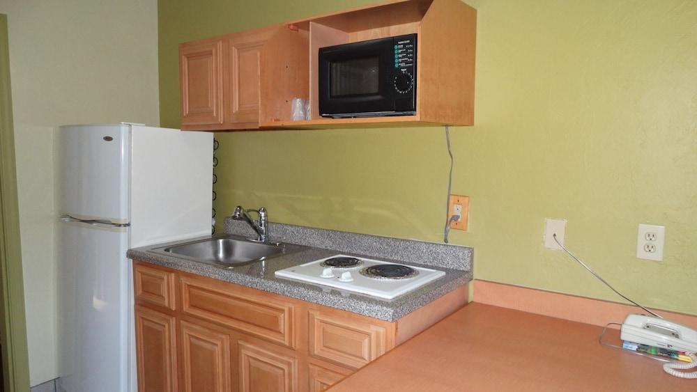 Budget Inn photo 12