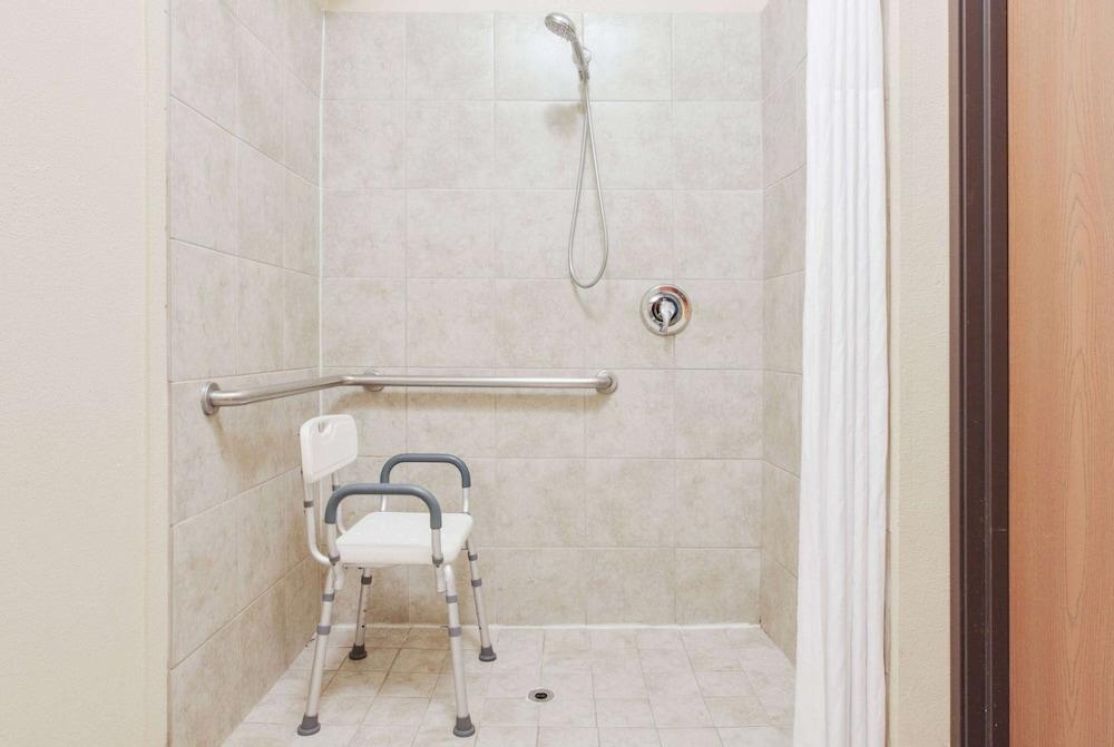 Days Inn by Wyndham Mesquite Rodeo TX photo 8