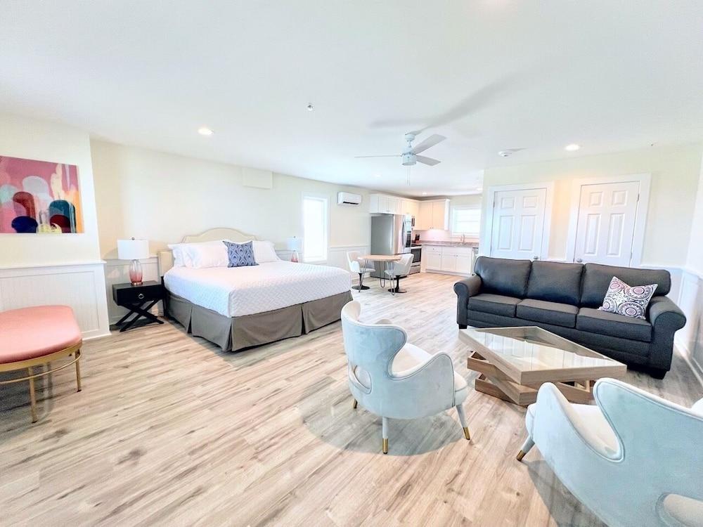 Saltwater Suites photo 69