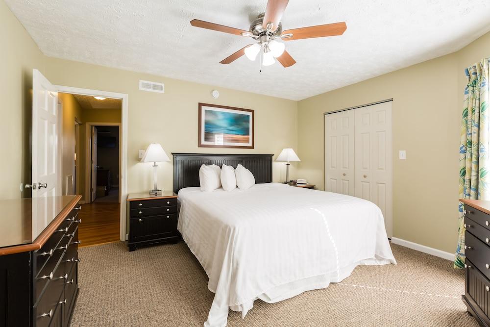 Country Club Villas photo 7