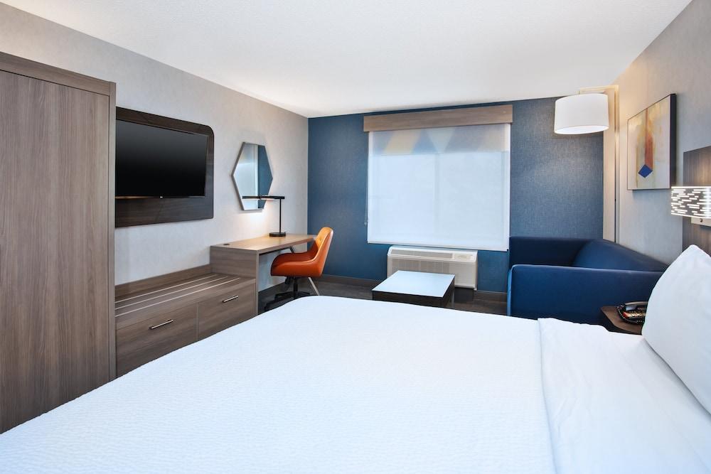 Holiday Inn Express Hotel & Suites Belleville by IHG photo 22