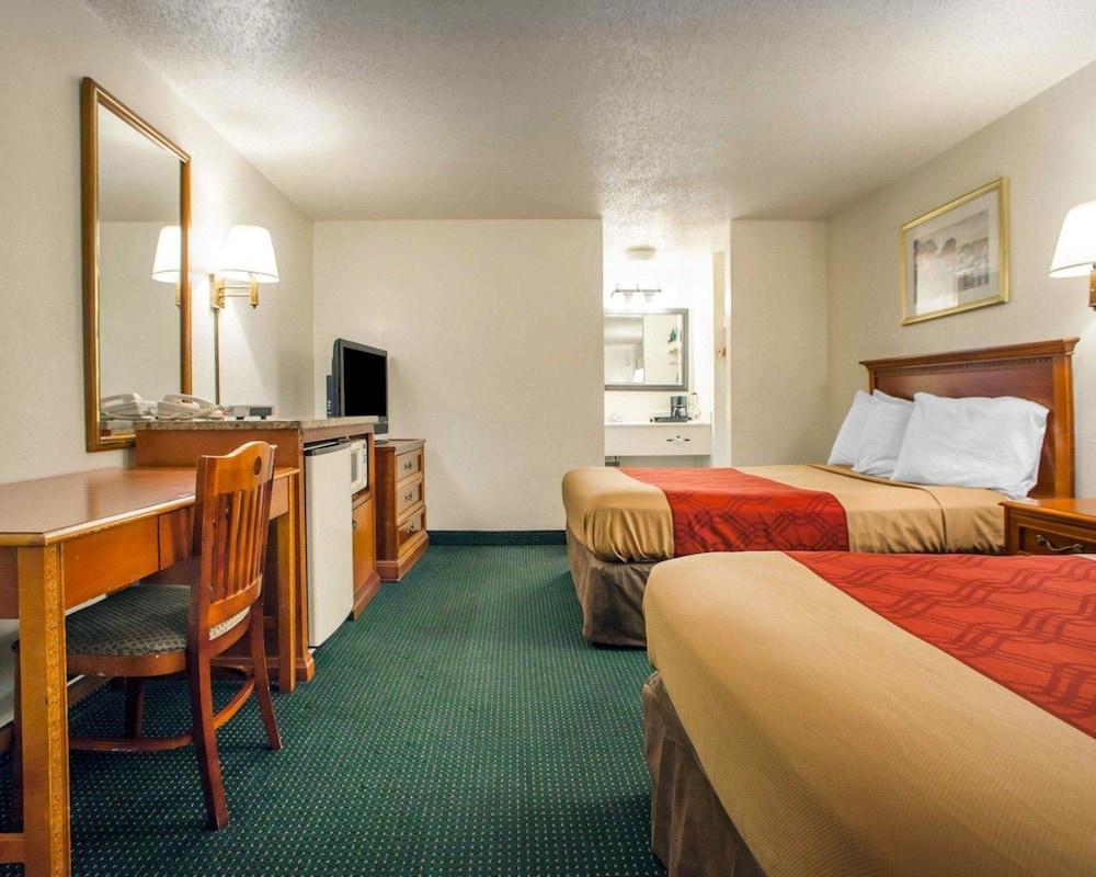 Econo Lodge Somers Point photo 6