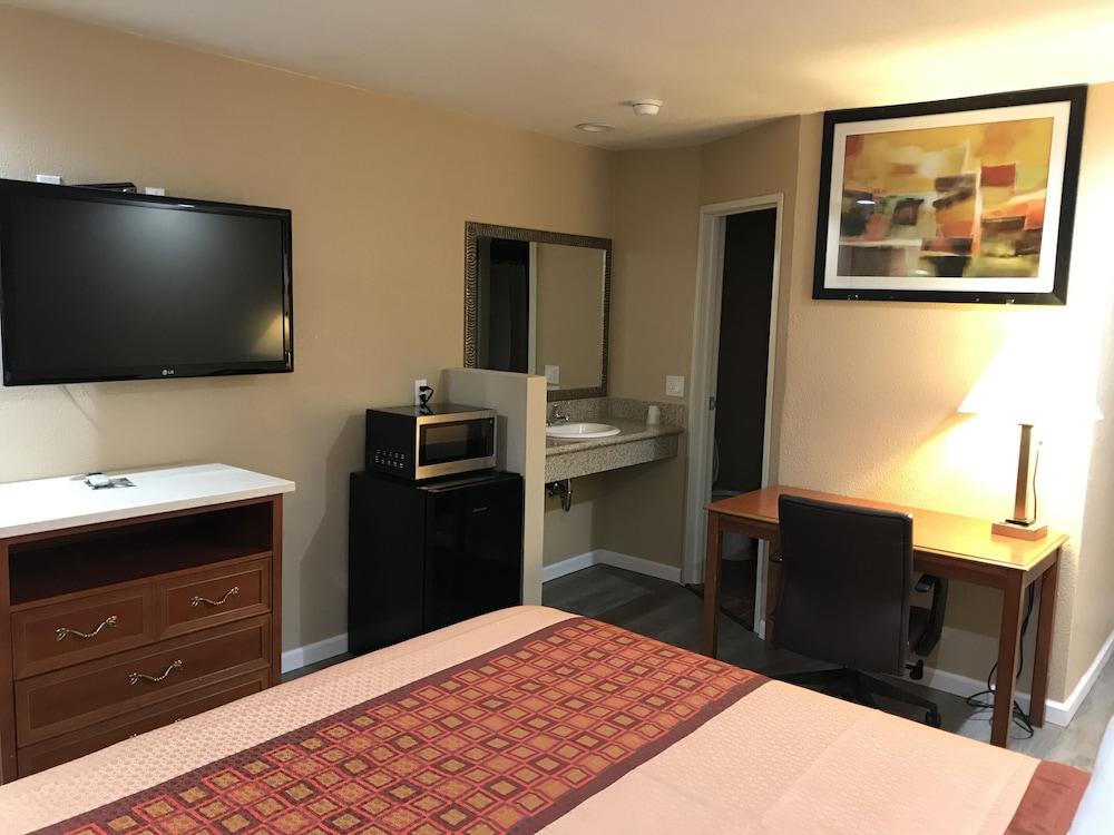 Budget Inn Motel photo 32