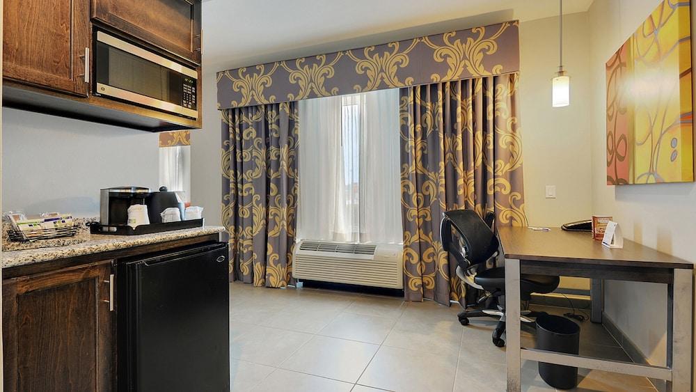 Holiday Inn Express & Suites Gonzales by IHG photo 5