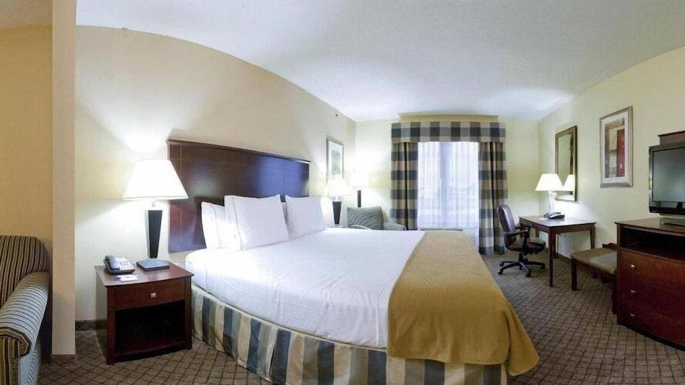 Holiday Inn Express & Suites Millington by IHG photo 6