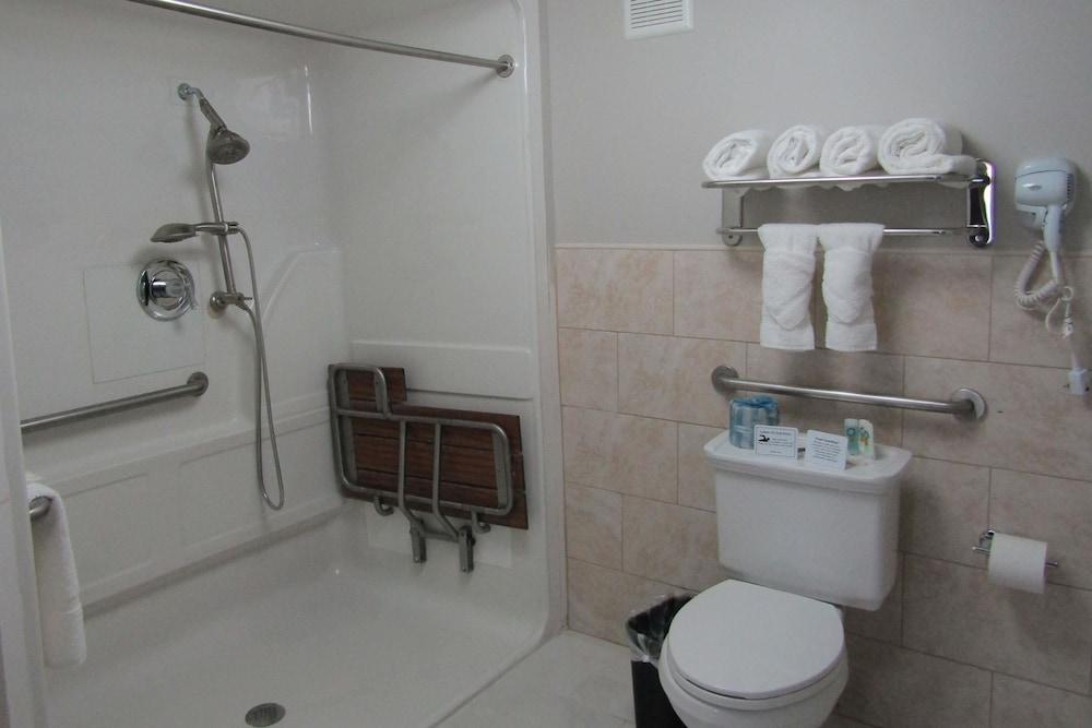 Quality Inn & Suites Kissimmee by The Lake photo 37