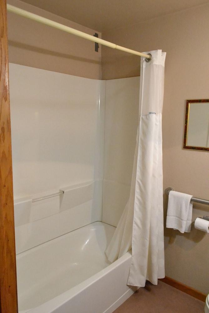 Innkeeper Motel photo 53
