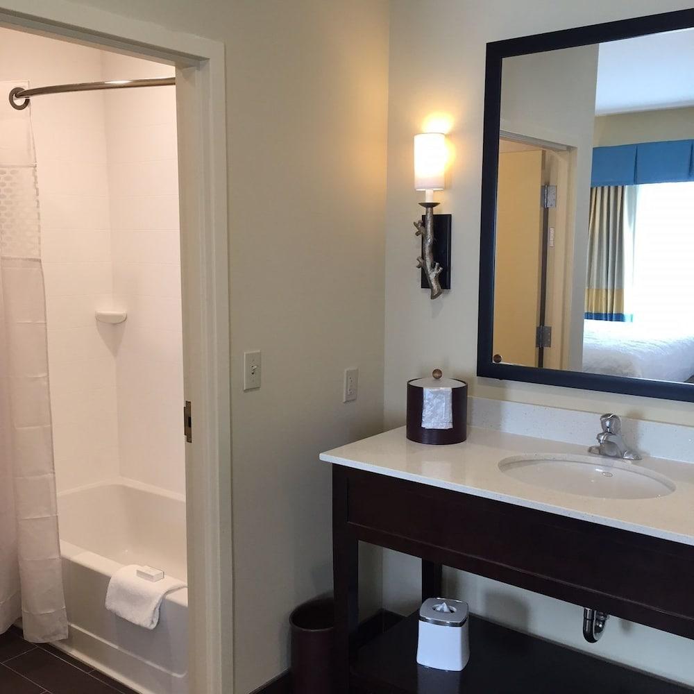 Hampton Inn & Suites Stroudsburg Pocono Mountains photo 17