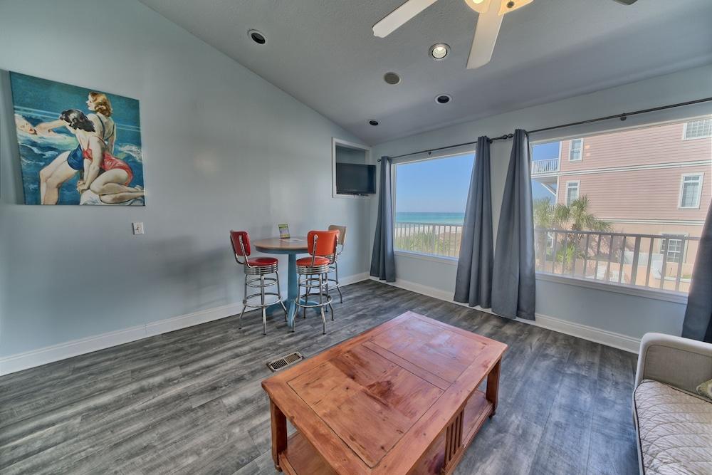 Pineapple Villas on Laguna Beach photo 44