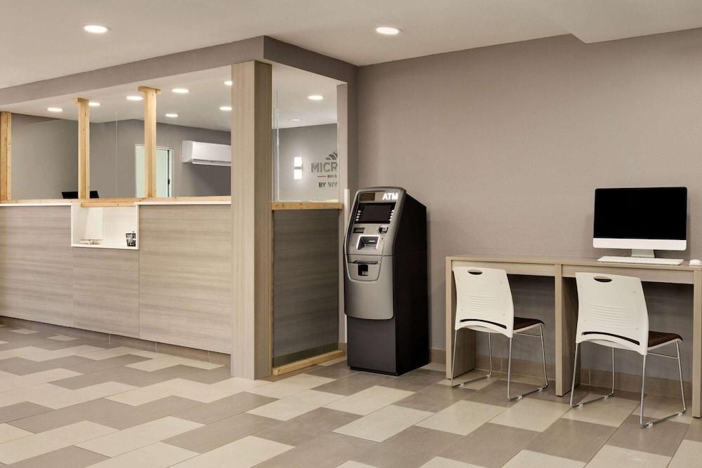 Microtel Inn & Suites by Wyndham Raleigh photo 52