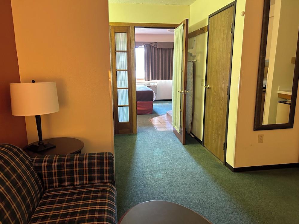 Northwoods Inn & Suites Blackduck photo 28