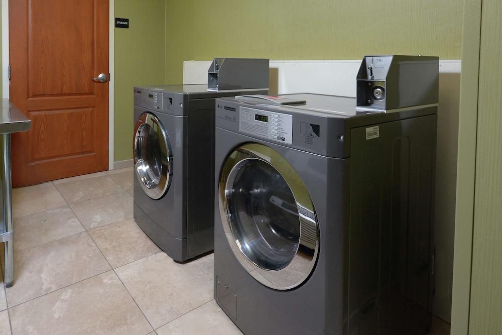 Hampton Inn & Suites Clinton - I-26 photo 30