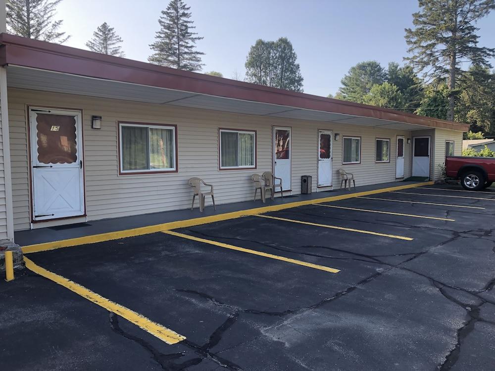 Claremont Motor Lodge photo 1