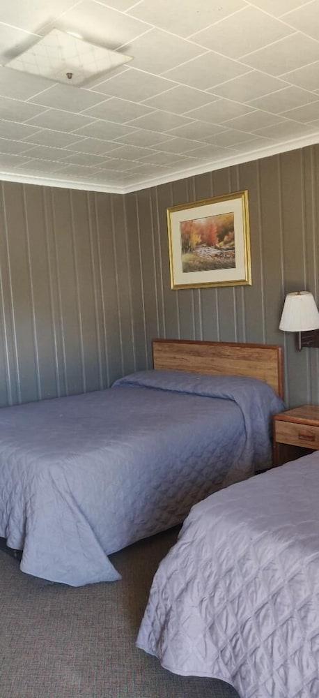 Hollywood Motel photo 17