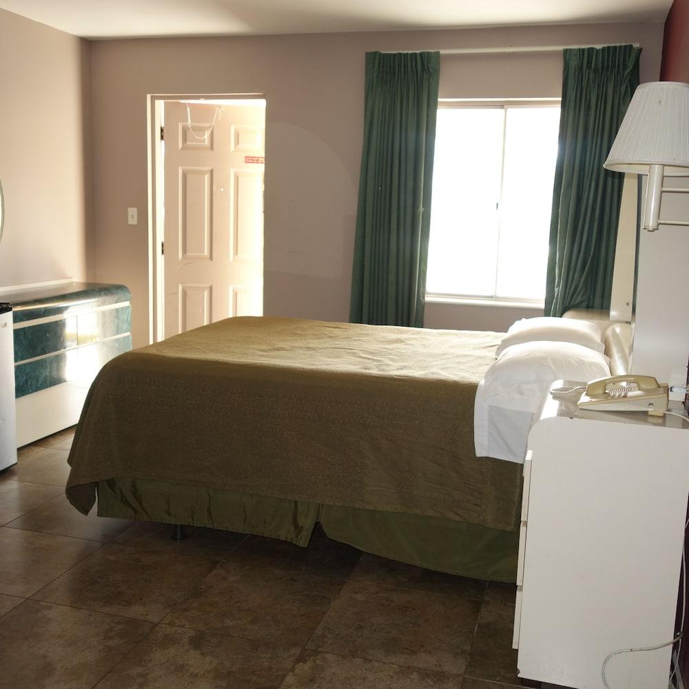Palm City Motel photo 11