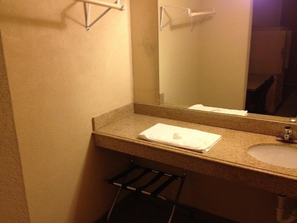 Su Casa Inn & Suites photo 5