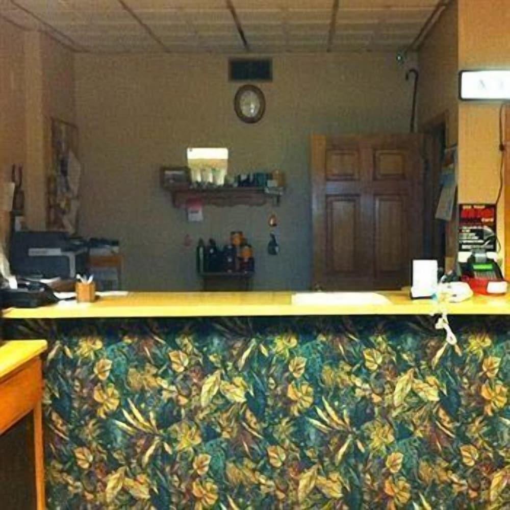 Knights Inn Winner photo 7