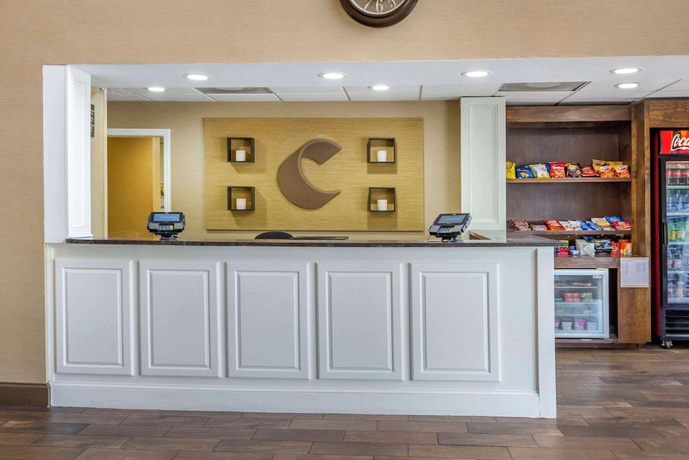 Comfort Suites photo 3