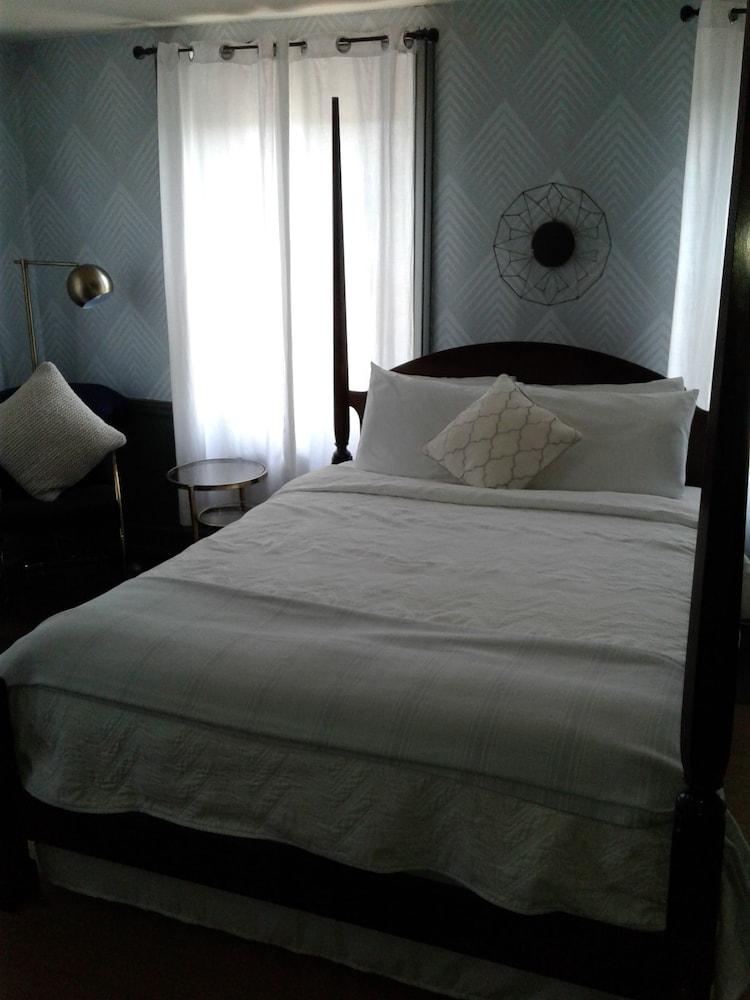 The Brick Hotel photo 16