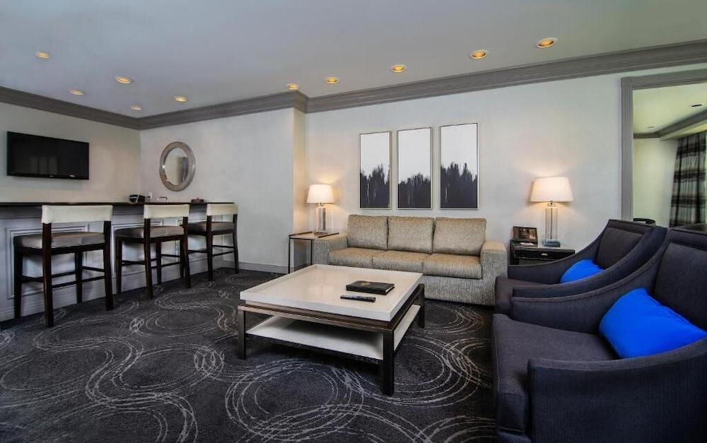 Suncoast Hotel and Casino photo 10