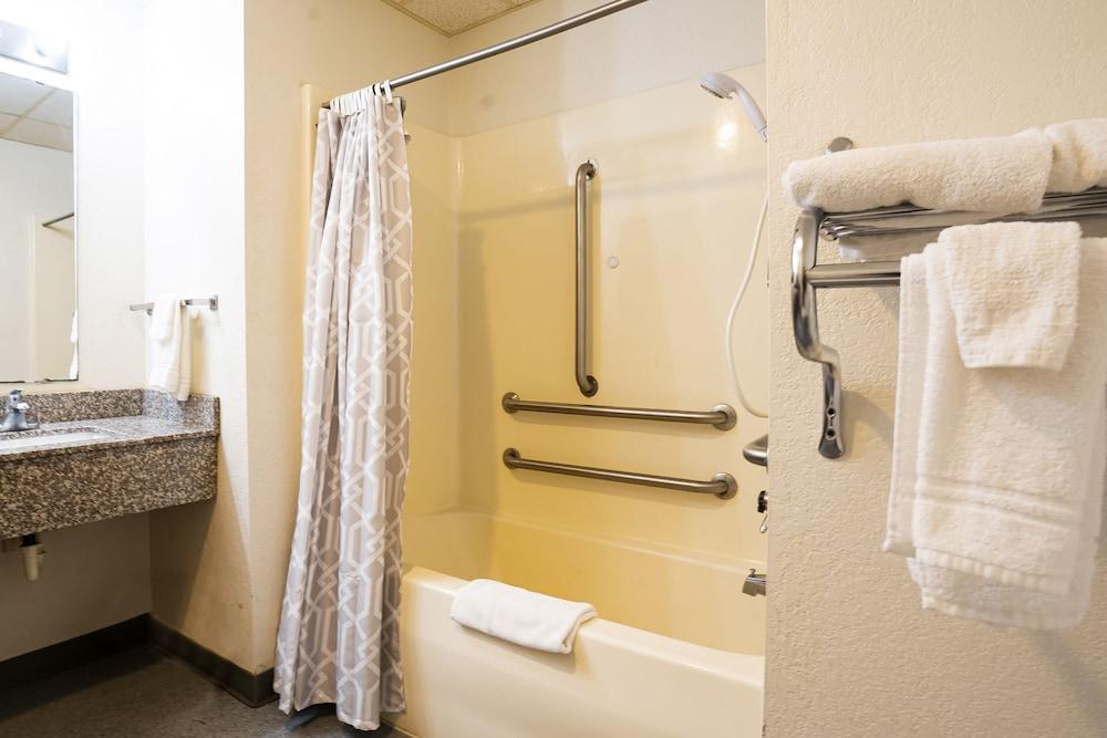OYO Hotel Redwood Falls near Jackpot Casino photo 24