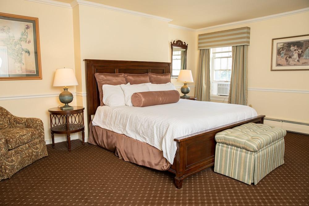 Plumsteadville Inn photo 5