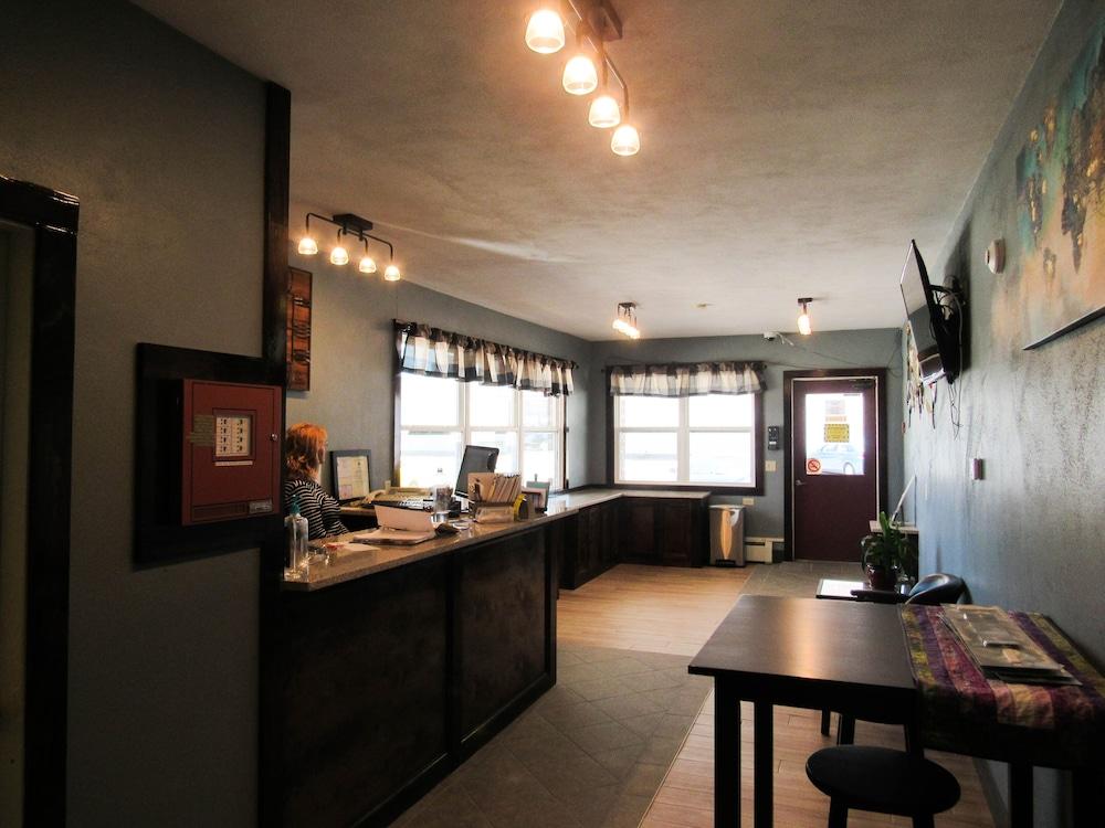 Brewer Motor Inn photo 13