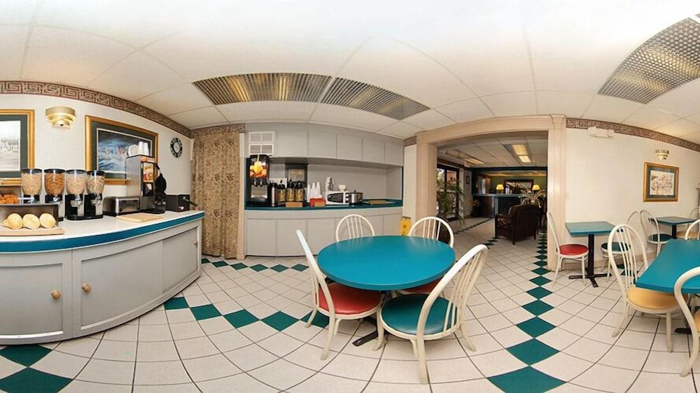 Quality Inn Goose Creek - Charleston photo 24