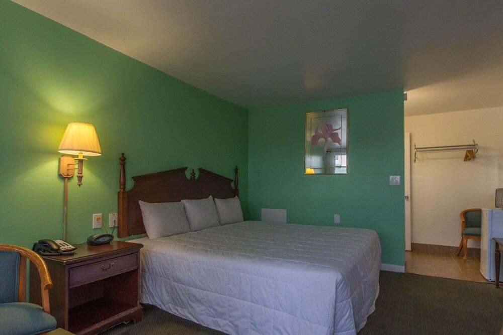 Budget Inn photo 19