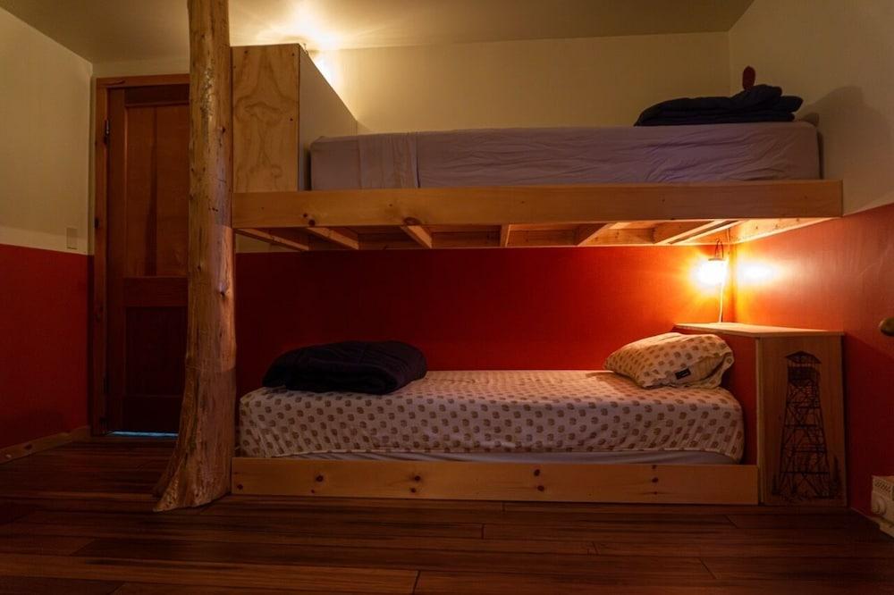 Upscale Hostel by Lake George & Gore Mtn photo 38