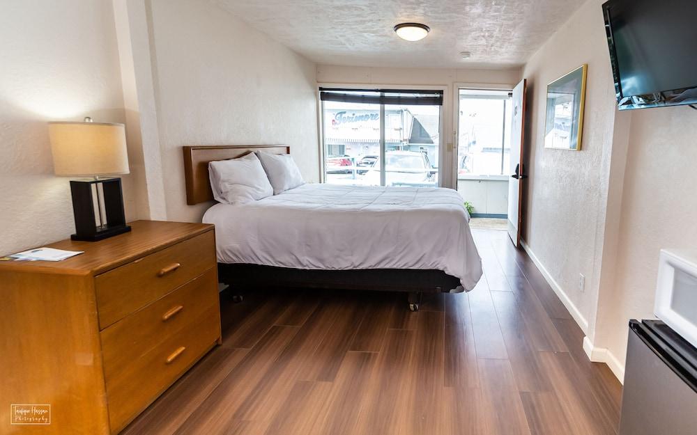 Terimore Bayfront Inn photo 70