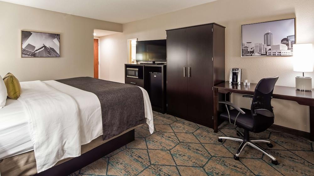 Best Western Plus Indianapolis NW Hotel photo 8