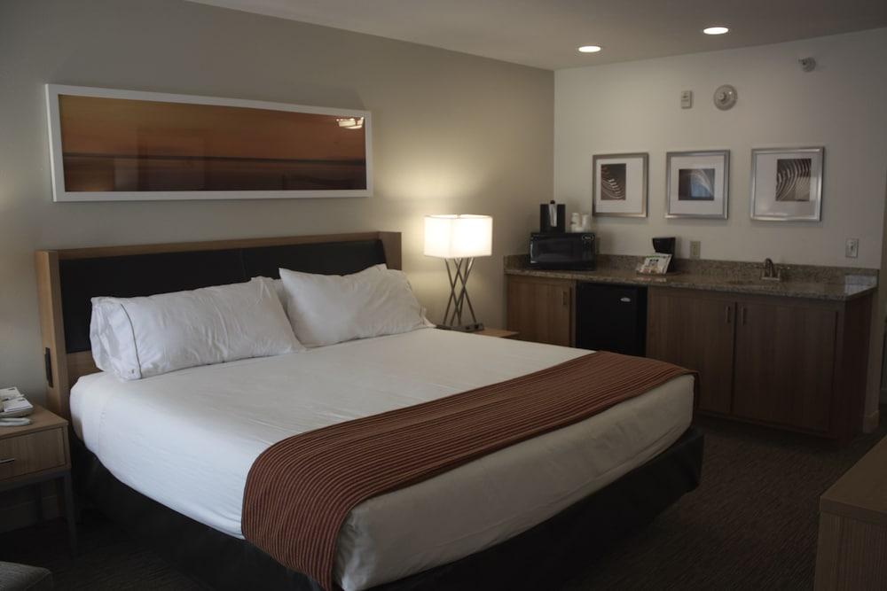 Holiday Inn Express Munising-Lakeview by IHG photo 9