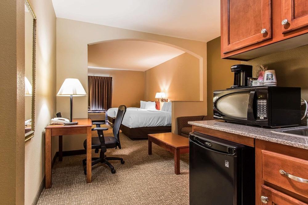 Quality Suites New Iberia photo 7