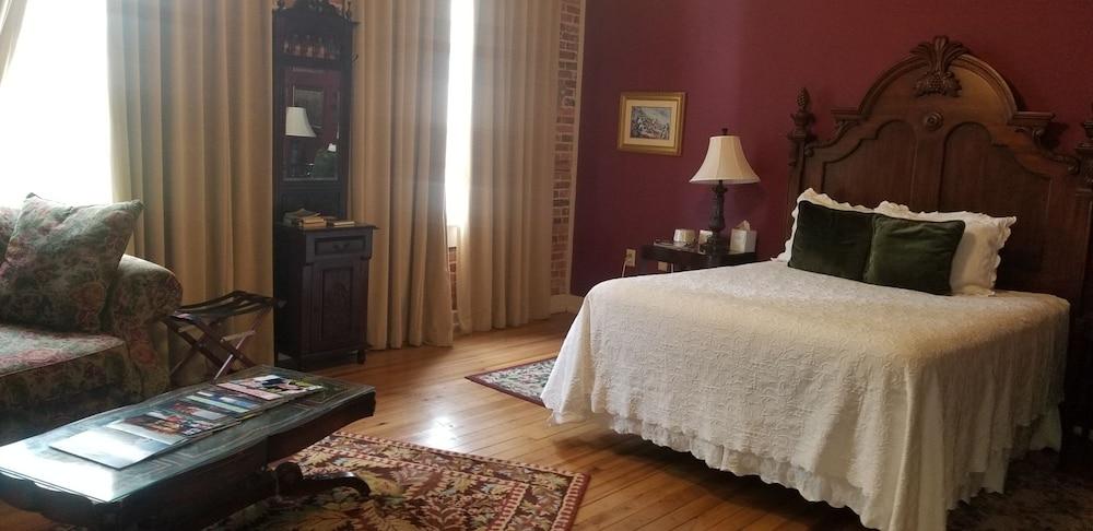 Downtown Guest Quarters Hotel photo 60