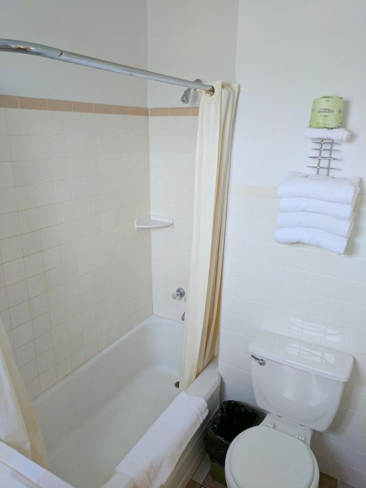 Key West Motel photo 12