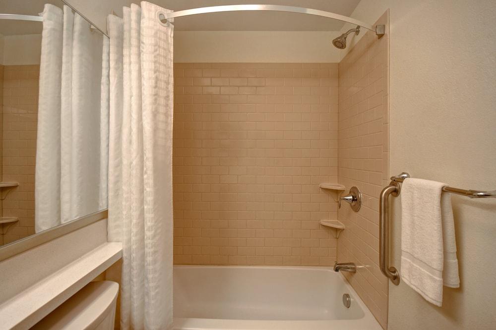 Candlewood Suites St. Clairsville by IHG photo 40