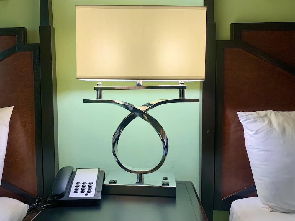 Executive Inn Chester photo 3