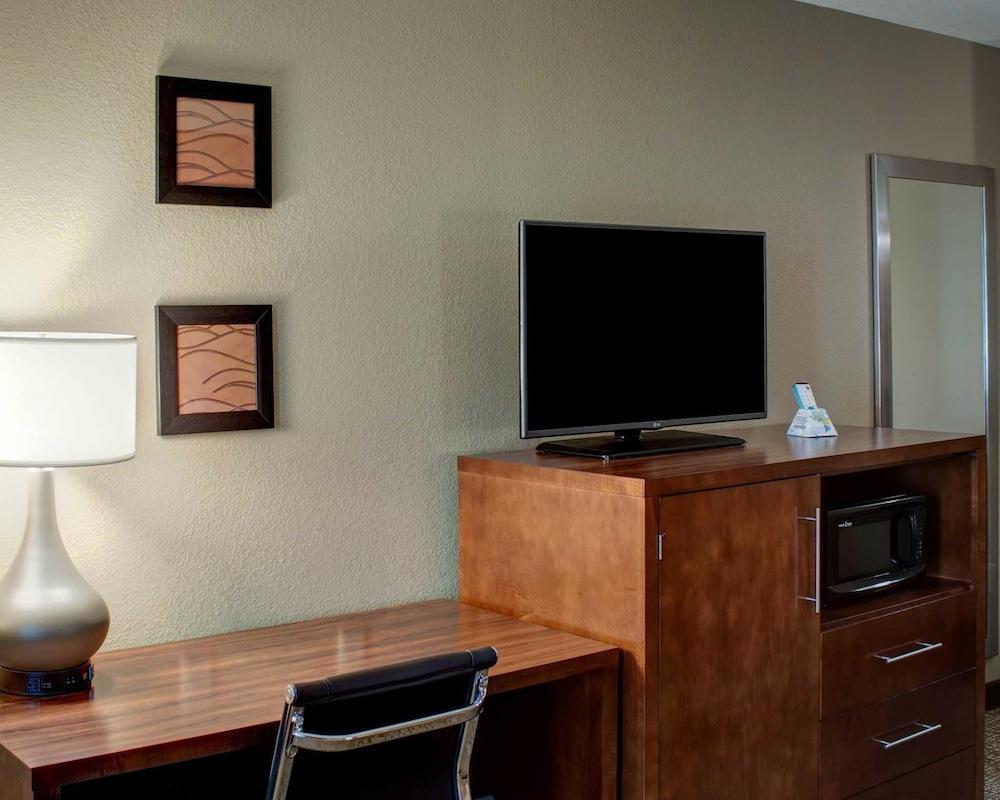 Comfort Inn & Suites Caldwell photo 11