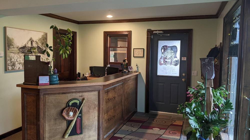 The Meadowlark Inn photo 14