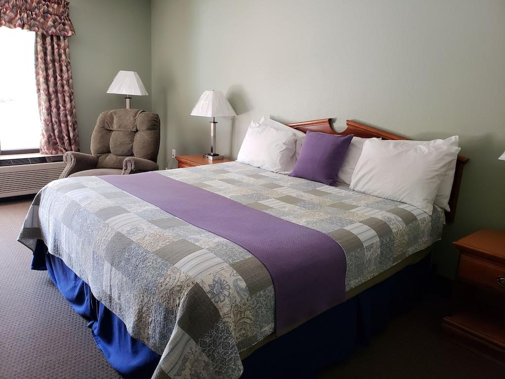 Hotsprings Village Inn photo 10