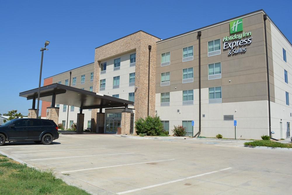 Holiday Inn Express & Suites Liberal by IHG — hotel in Liberal