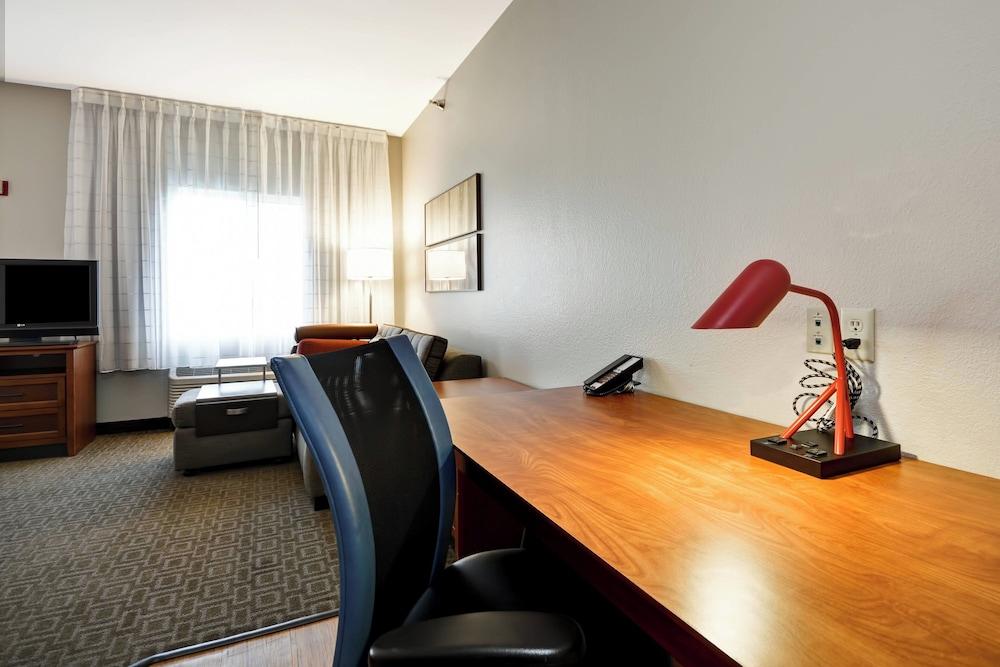 TownePlace Suites by Marriott Sioux Falls photo 37