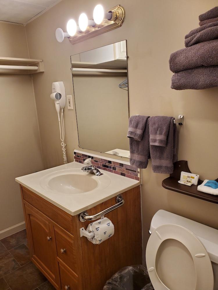 River Country Motor Lodge photo 35