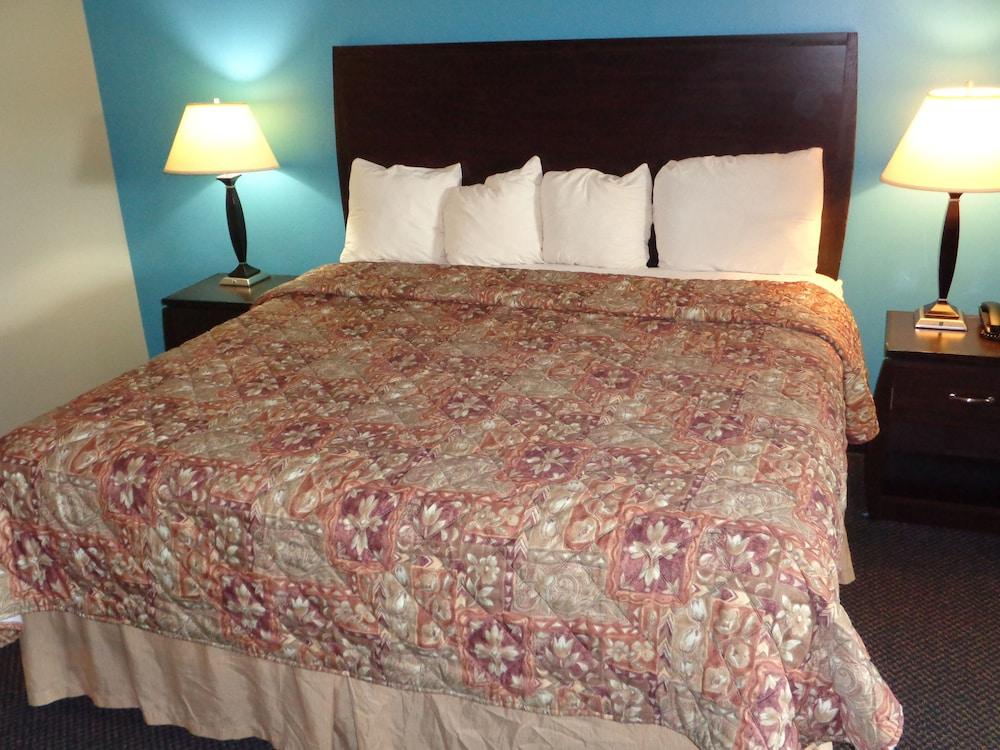 Fairgrounds Inn photo 20