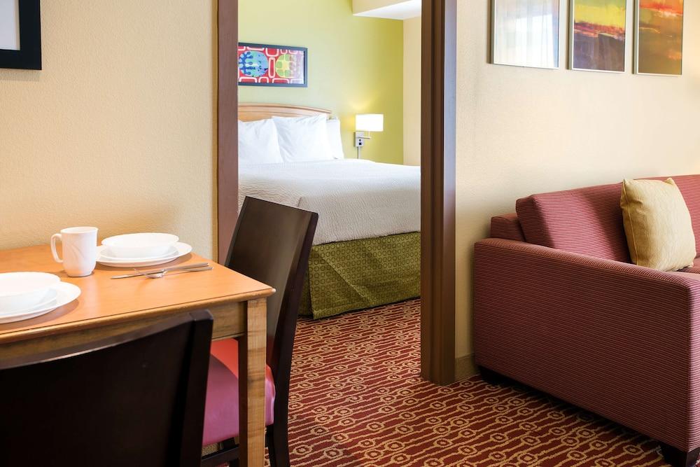 Sonesta Simply Suites Detroit Novi photo 9